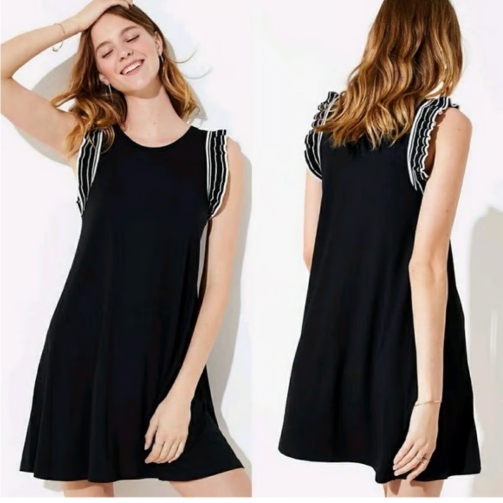 Ann Taylor Loft Black Knit Dress Above Knee Length Flutter Sleeve Petite Small
